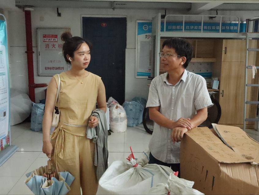 温情搬迁，志愿同行｜志愿者全力保障搬迁工作有序开展